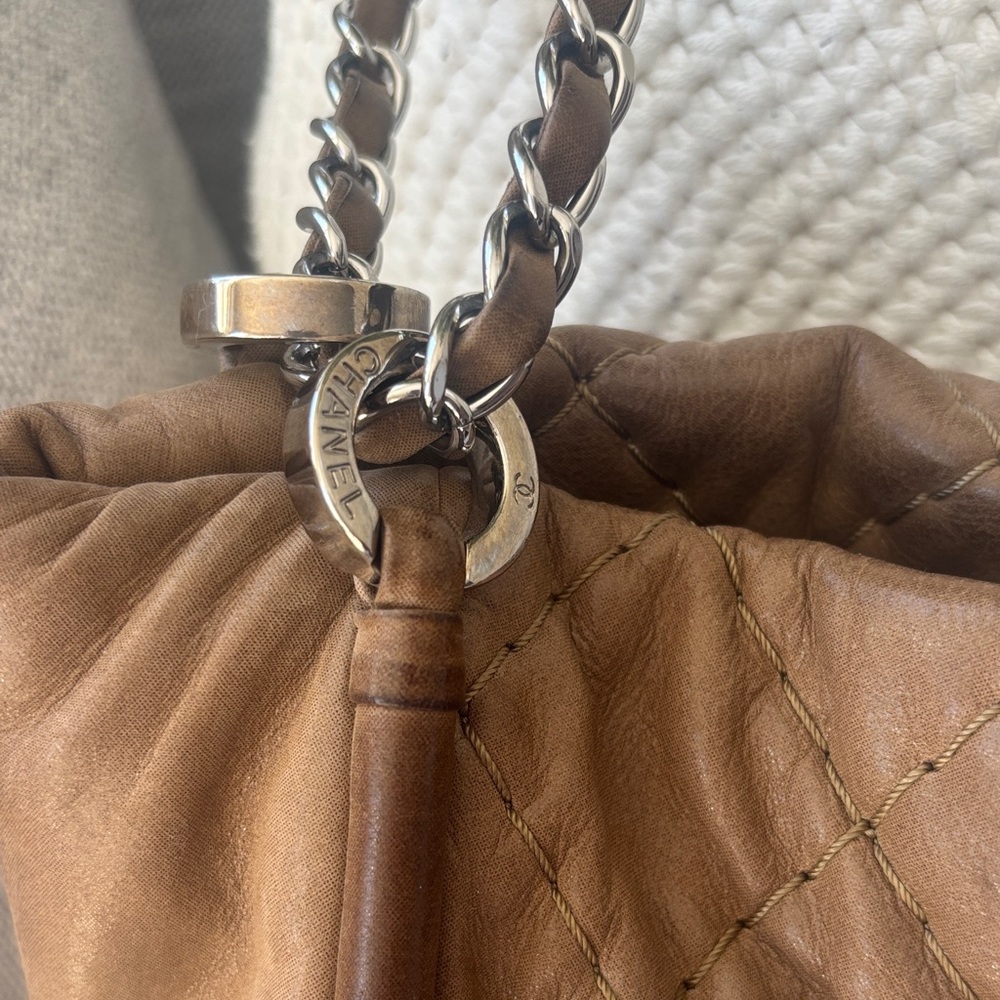CHANEL Tan Quilted Tote Bag - Picture 2 of 10